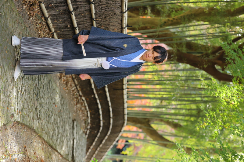 袴姿がかっこいい！新郎様の和装ソロカット　