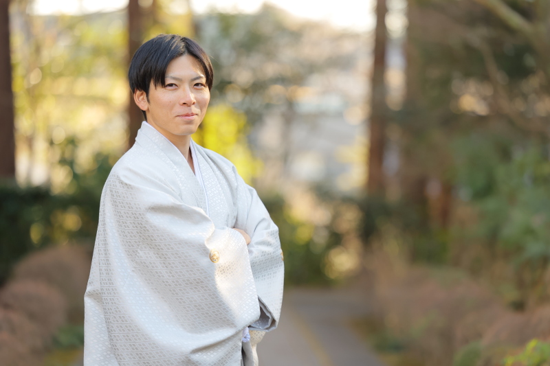 袴姿がかっこいい！新郎様の和装ソロカット　