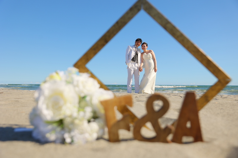 ロケーションが美しい☆海でのフォトウェディング　