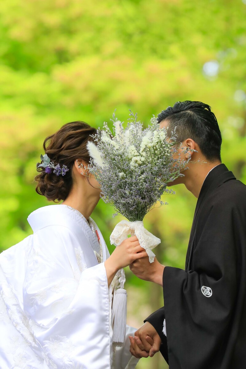 白無垢で庭園