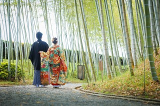  真夏の日差しも味方に！新緑ウェディングの魅力