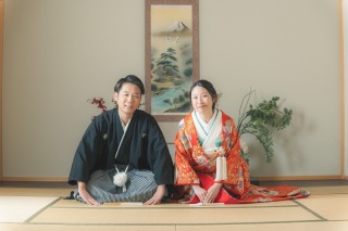 鮮やかな赤の色打掛で叶える、ウェディングフォト