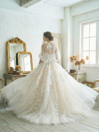 【ドレス重視派必見】フォト専用ドレスは使いません！ドレスショップ直営の「本気」