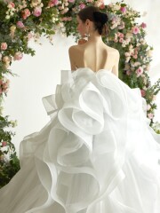 衣装サロン直営のフォトウェディングとは？ドレス選びから始める撮影