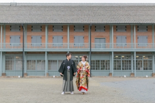 群馬でフォトウェディングならここ！富岡製糸場で洋装ロケーション撮影