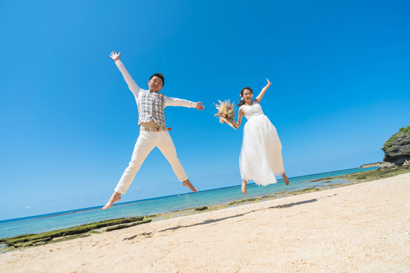 ドレス姿を引き立てるのに欠かせないアクセサリー小物!あなたは何を選びますか?