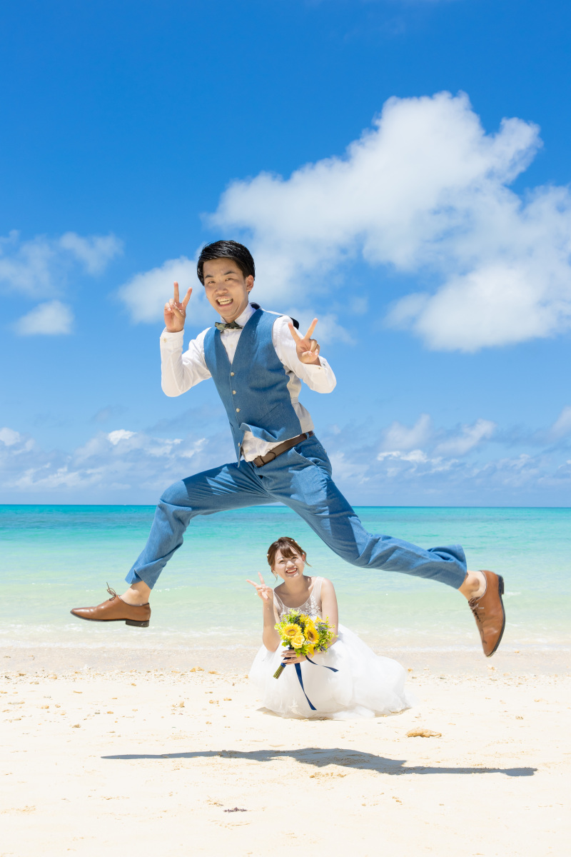 ウェディングドレスを着てジャンプ！こんな楽しい写真も撮ります(´∀｀)