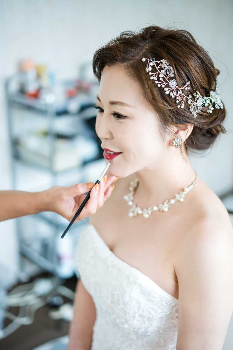 スタイリストの技術に脱帽、より美しく変身した花嫁さま