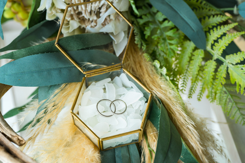 沖縄の海に映えるドレス選びとポイント！