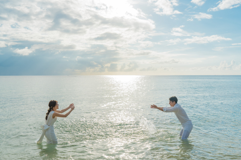 ドレスで海に入っちゃおう♪ ウォーターイン♪