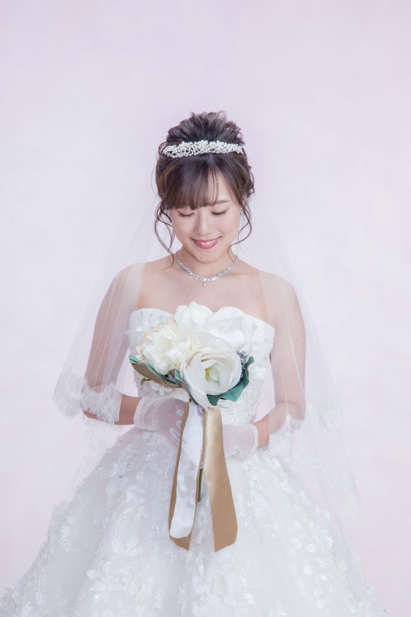 Jillsturt バックトレーンが豪華なウエディングドレスのコーディネート 公開日 19年10月15日 Wedding Box Mitsuwa 香川県でフォトウェディング探すならphotorait