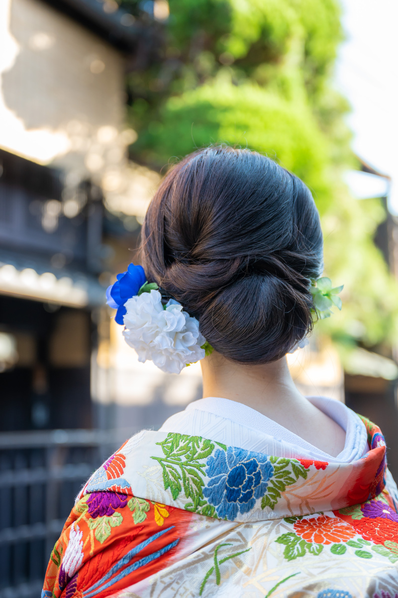 和装ヘアスタイルと髪飾り