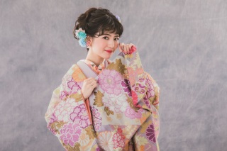 新作の色打掛*+。