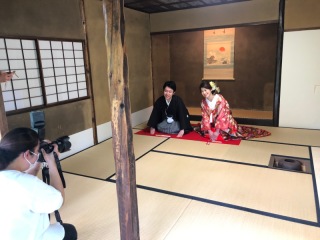 茶室♪正座ポーズ