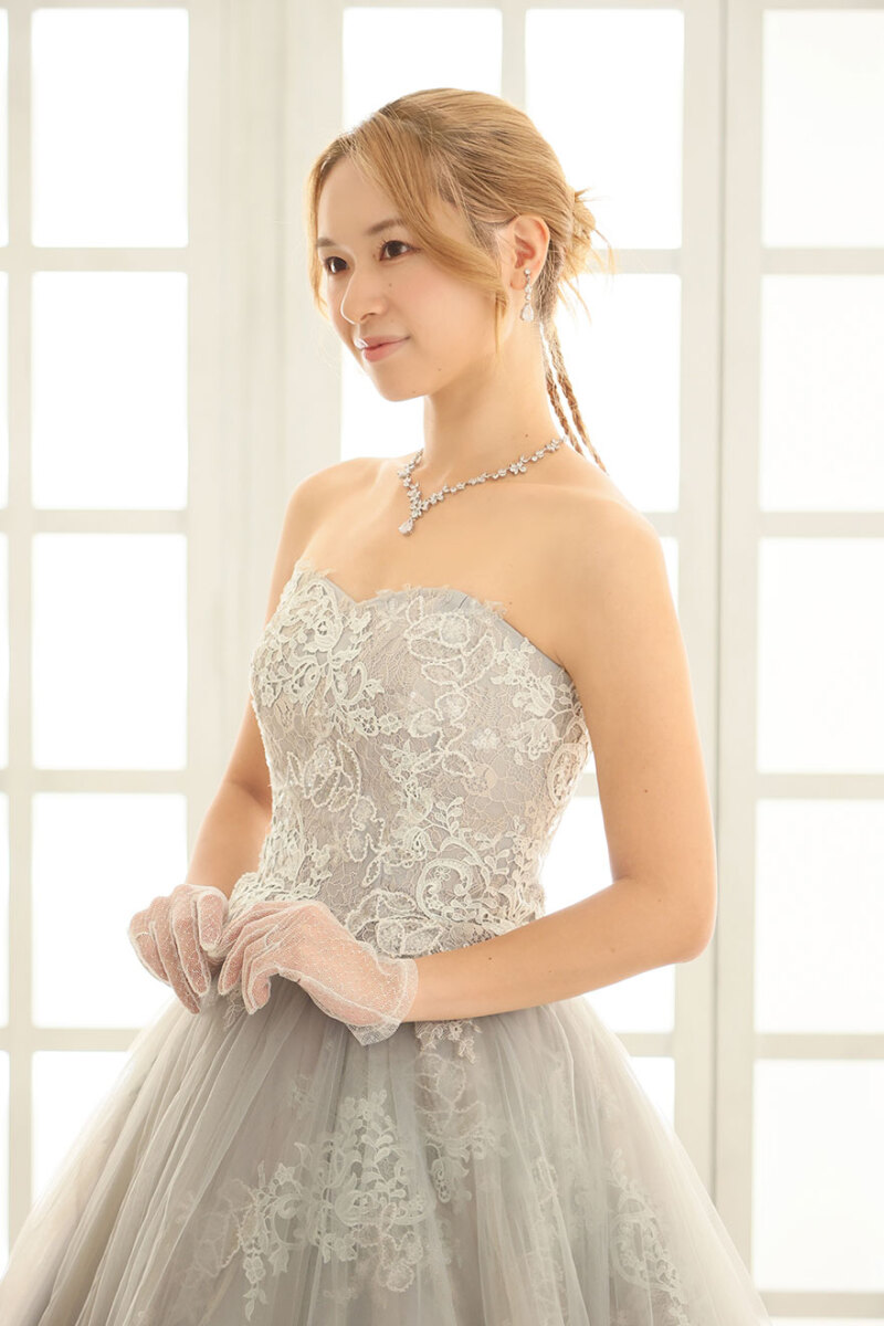 華やかなグレードレスで叶える大人のフォトウェディング