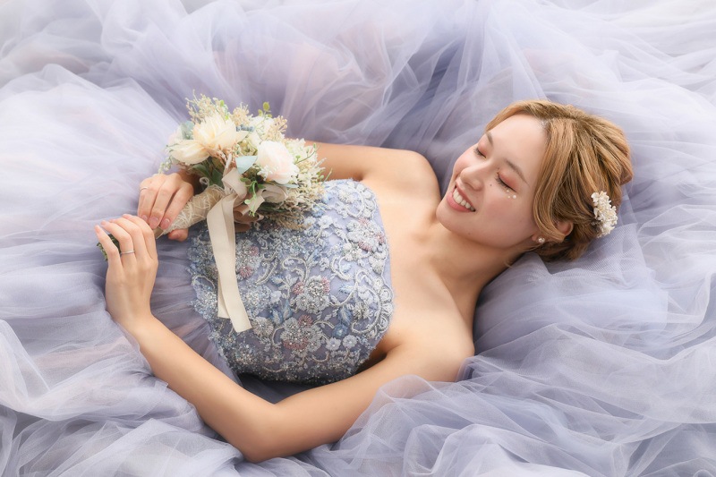 淡く重なるブルーがキレイ♡カラードレス紹介