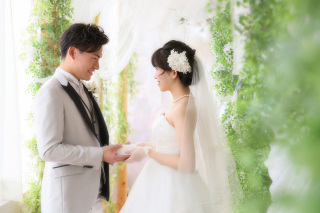 付け方で印象が変わる！ベールの位置