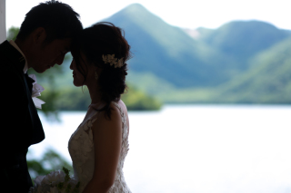 国際避暑地として愛された中禅寺湖。湖と眩い緑の中で海外のようなワンショットを！