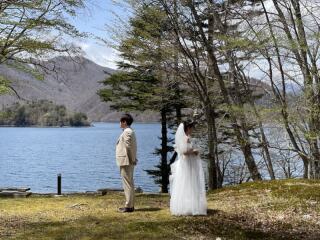 日光東照宮ご結婚式をされたお二人の後撮りドレスフォト♪