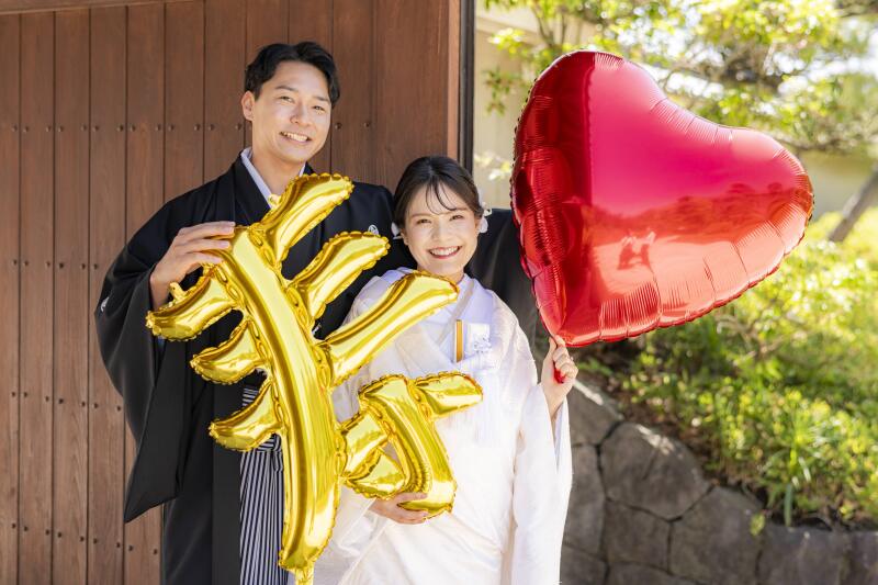 ご新郎様の和装で選べる小物と衣装の色は?