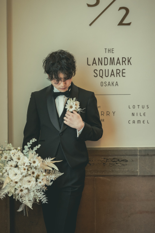 タキシードも色に注目