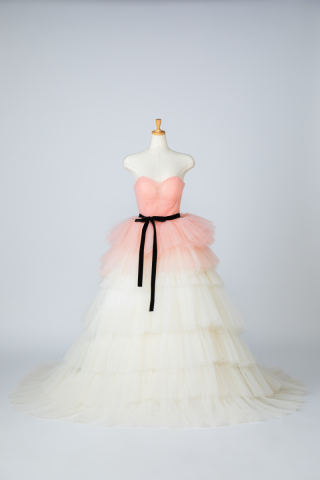 新作ドレスの紹介