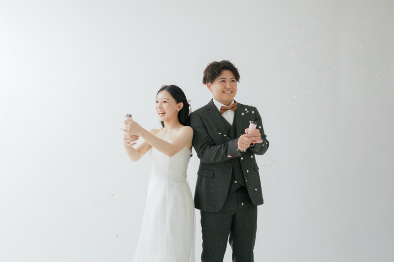 洋装スタジオPLUS+でおふたりらしい撮影に ♪
