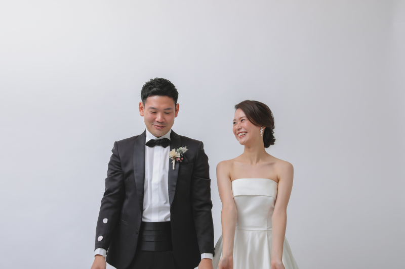 【洋装スタジオPlusでおふたりらしいお写真を!】