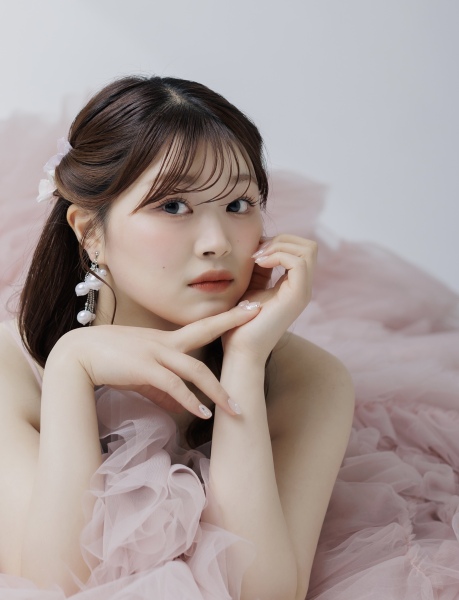 大人可愛いを叶える、こだわりのカラードレス