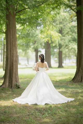 公園で叶えるナチュラルフォトウェディング