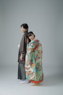 正統派に美しく残す。背景無地で叶えるシンプルな和装フォト
