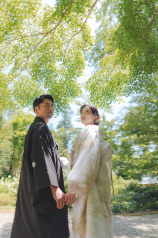 緑の中で叶える、和装の結婚写真