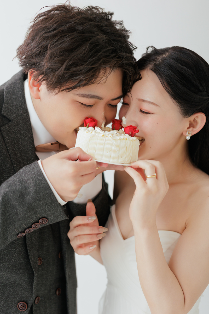 洋装スタジオPLUS+でおふたりらしい撮影に ♪