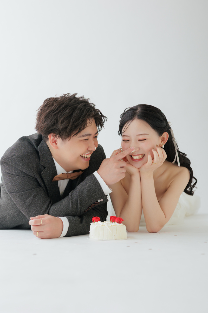 洋装スタジオPLUS+でおふたりらしい撮影に ♪
