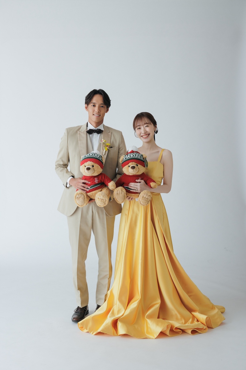 無地スタジオとカラードレス