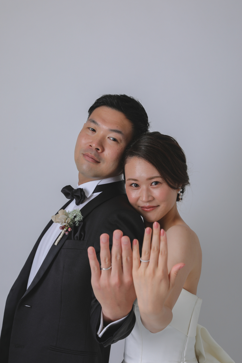 【洋装スタジオPlusでおふたりらしいお写真を!】