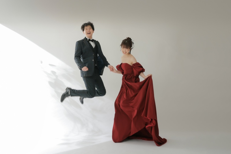 洋装スタジオplusでお二人らしく!