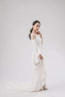 新作ドレスのご紹介①