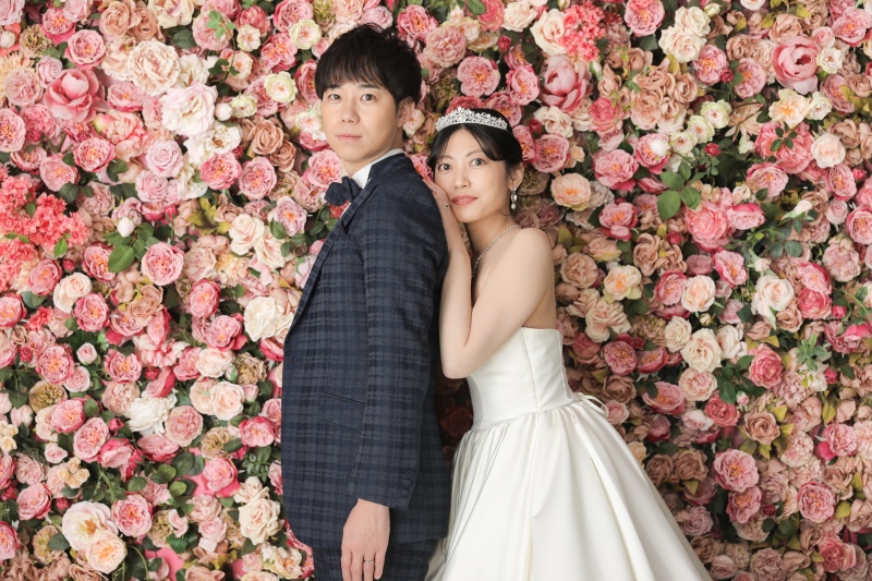 洋装ハウススタジオでおふたりらしいお写真を