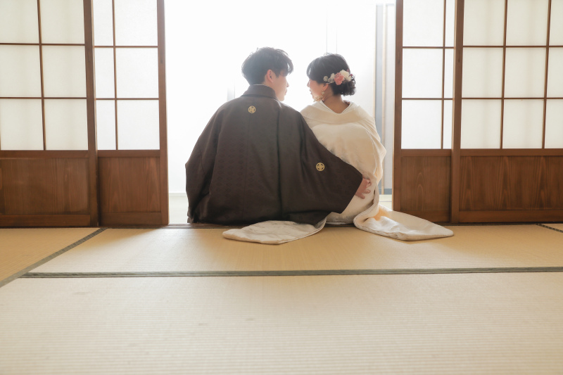 屋内庭園スタジオ×白無垢＆紋服のお写真をご紹介♪
