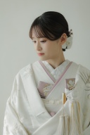 胡蝶蘭×ラベンダーの白無垢コーデ