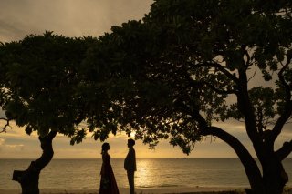 日中だけじゃもったいない!沖縄で叶えるサンセットフォトウェディング♪