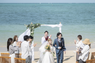 沖縄で叶える、おふたりらしいフォトウェディング♪(挙式プラン)