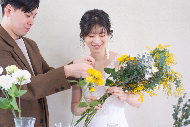 沖縄フォトウェディングで生花のブーケはいかがでしょう?