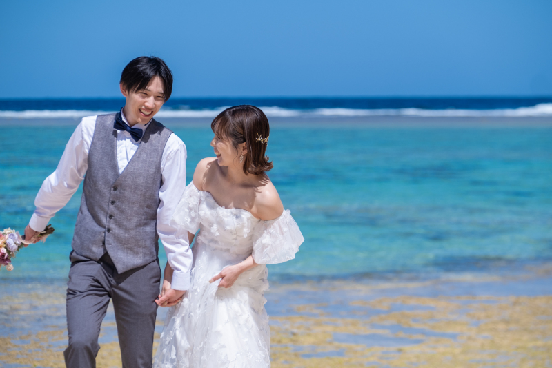 ドレスを着たまま海へ飛び込みましょう♪