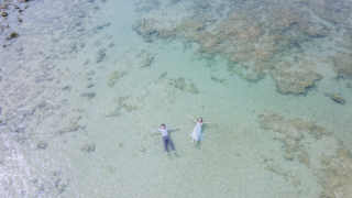 続々と海開き!ウェディングドレスでウォーターインフォトも楽しもう♪