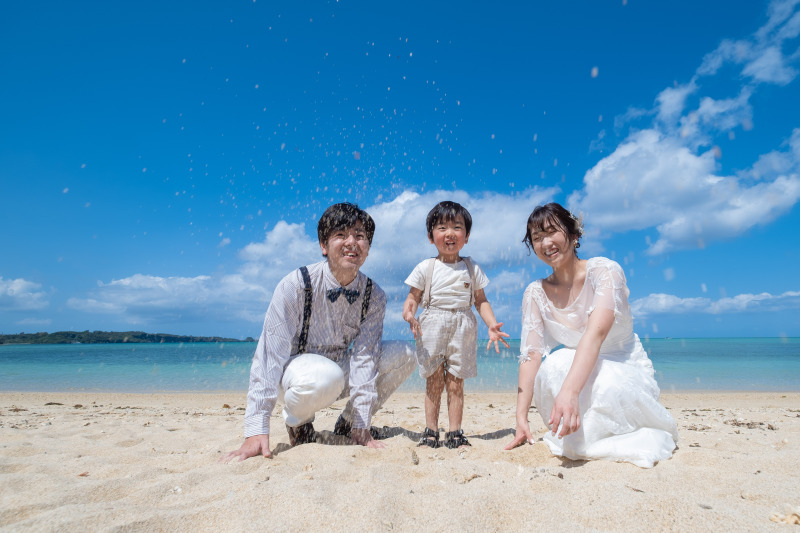 沖縄で過ごすゴールデンウィーク!家族皆でフォトウェディングはいかがでしょうか?♪