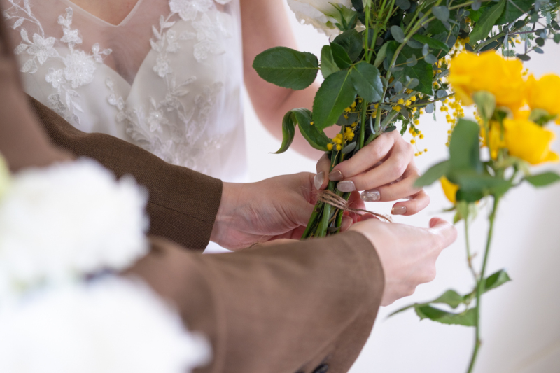 沖縄フォトウェディングで生花のブーケはいかがでしょう?