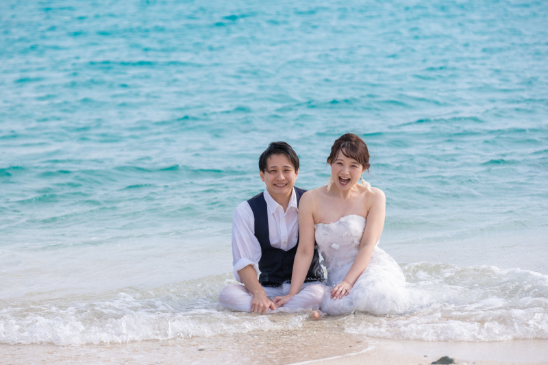 ドレスを着たまま海へ飛び込みましょう♪