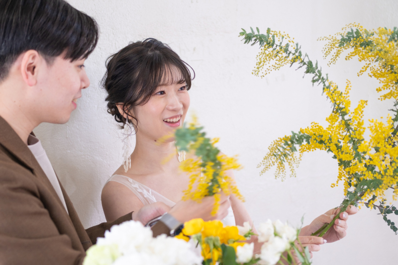 沖縄フォトウェディングで生花のブーケはいかがでしょう?